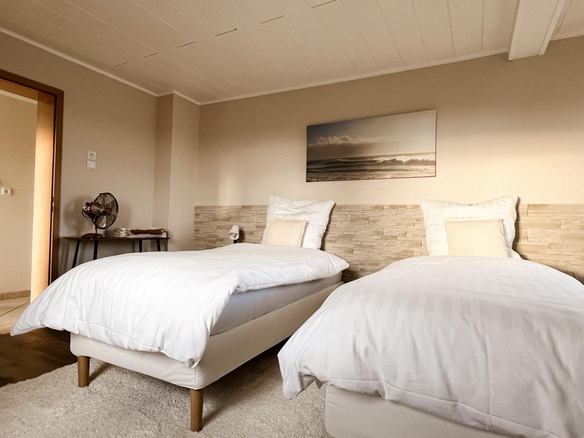 Villa Ueberblick Nalbach Kamer foto