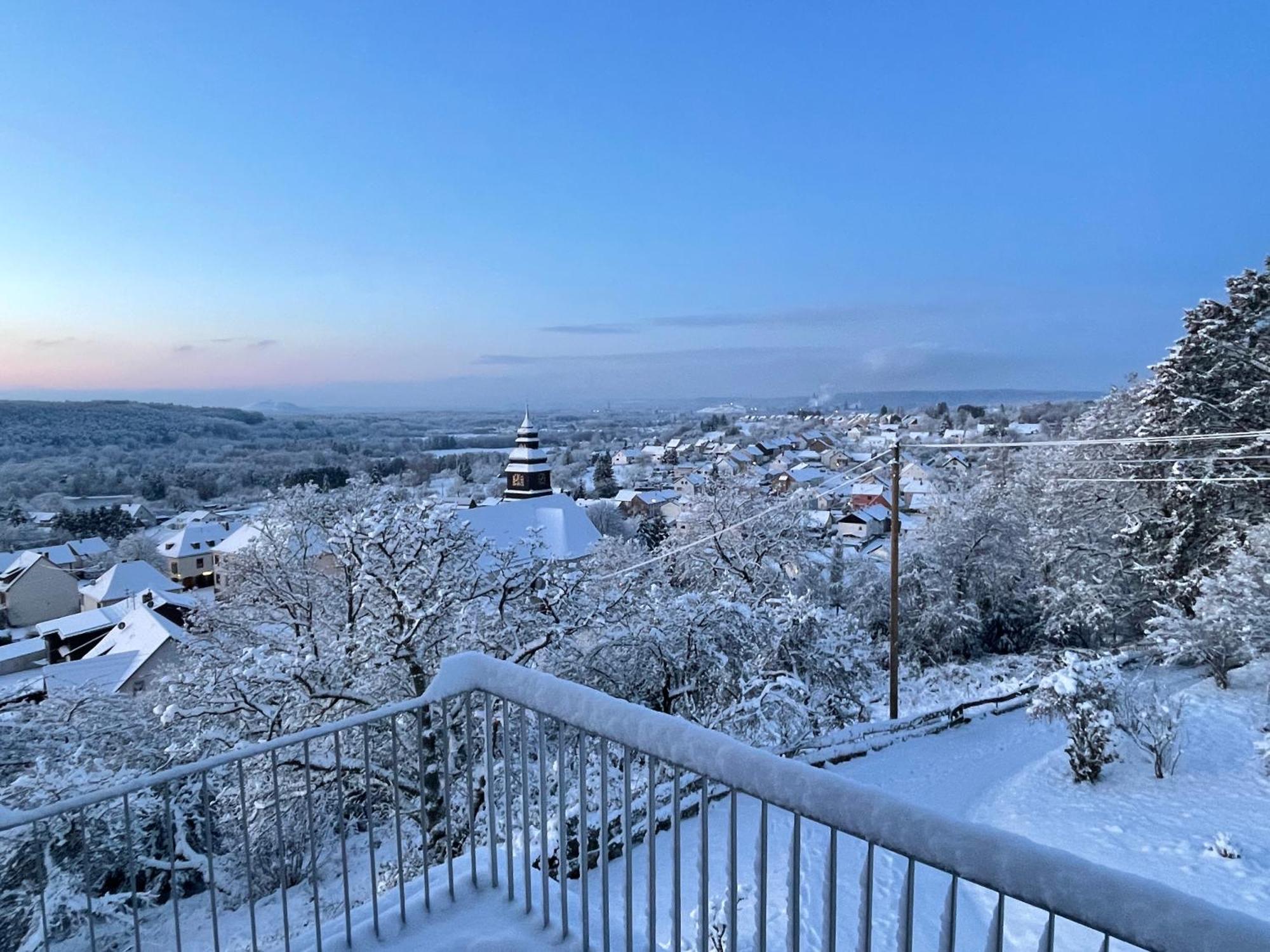 Villa Ueberblick Nalbach Buitenkant foto